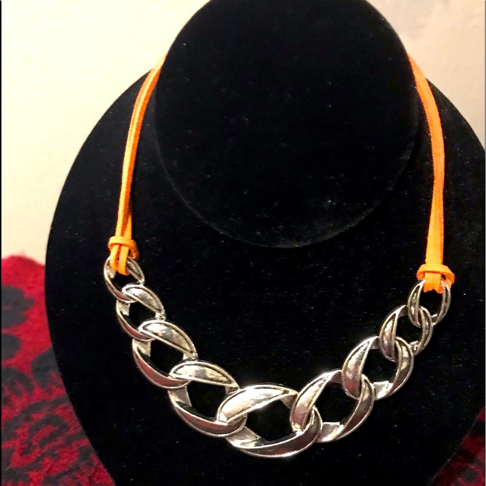 Silver loop necklace
